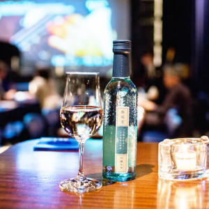 Mukantei’s clear blue bottle adds some sparkle to the jazz scene at Blue Note Tokyo