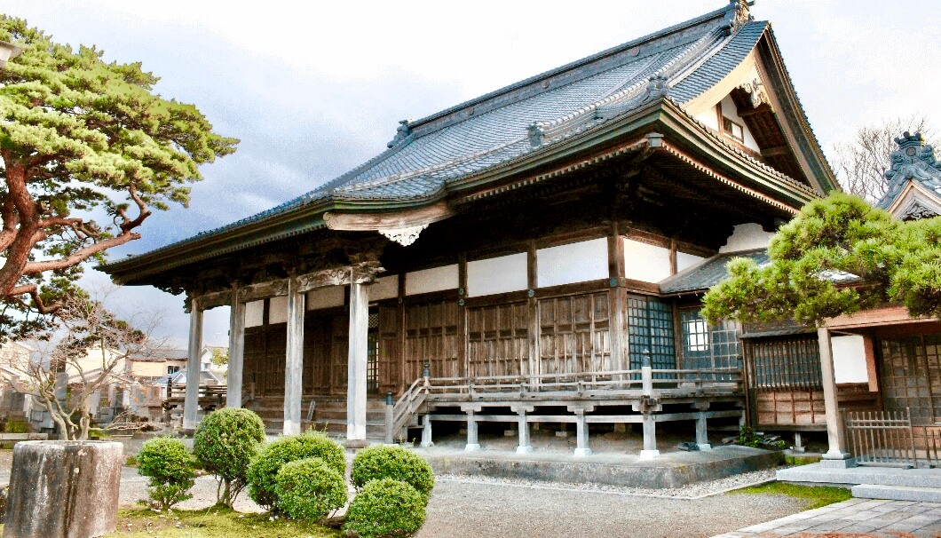 Buddhist temple. Niigata. Shibata. Scenery.
