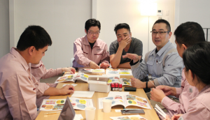 a conference table of sake aroma reagents